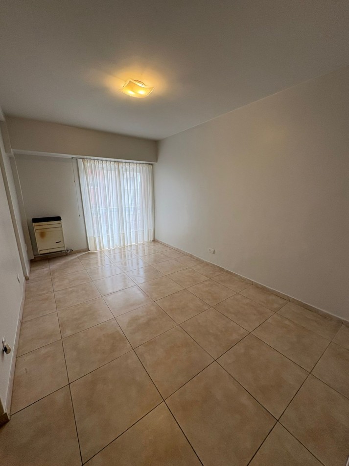 VENTA - DEPTO DOS AMBIENTES - FRENTE - BALCON