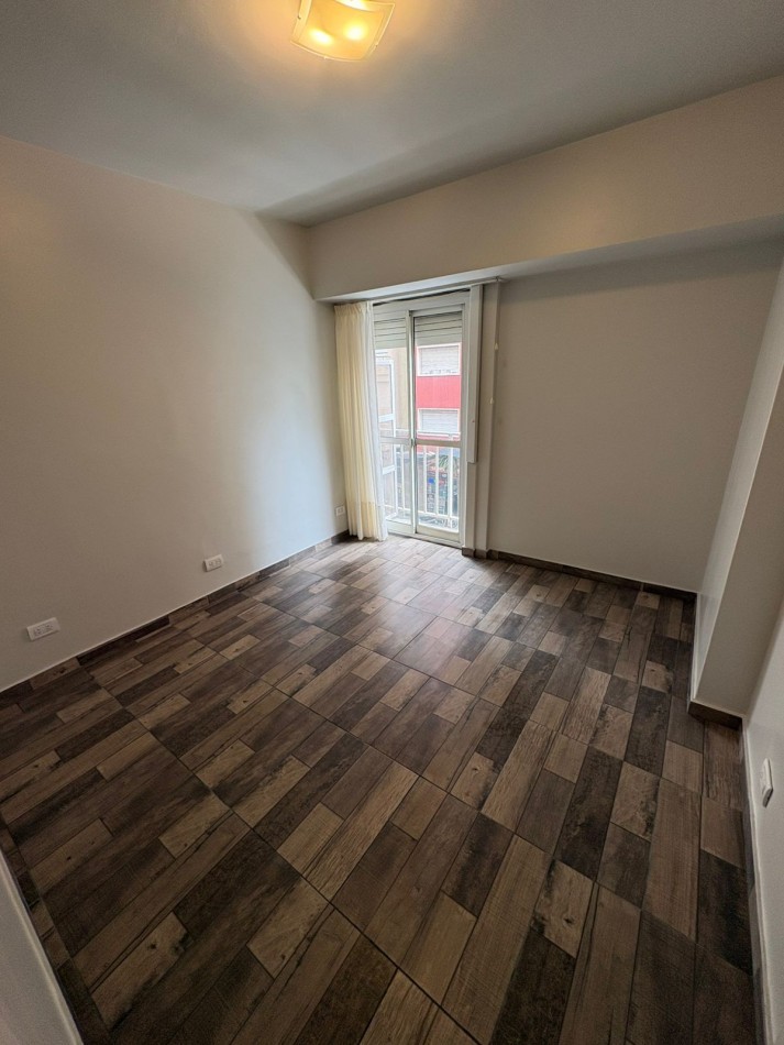 VENTA - DEPTO DOS AMBIENTES - FRENTE - BALCON