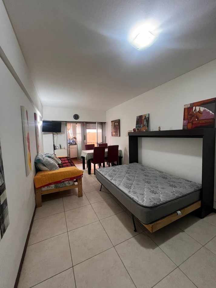 ALQUILER TEMPORADA 2026 - DEPTO UN AMBIENTE - CONTRAFRENTE CON BALCON - PLAZA COLON 