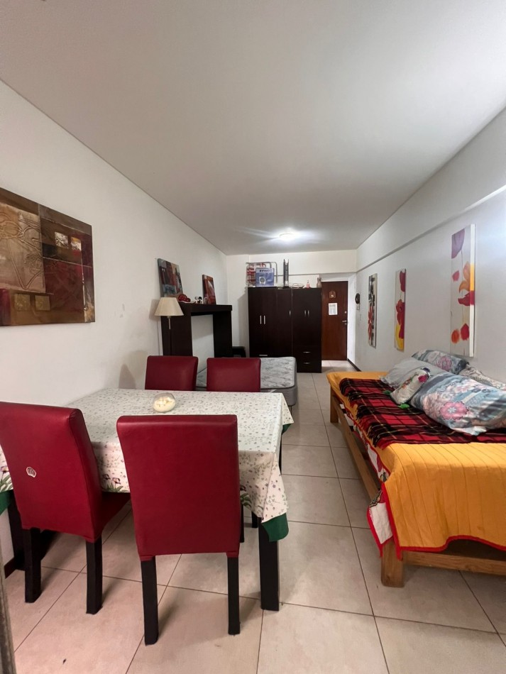 ALQUILER TEMPORADA 2026 - DEPTO UN AMBIENTE - CONTRAFRENTE CON BALCON - PLAZA COLON 