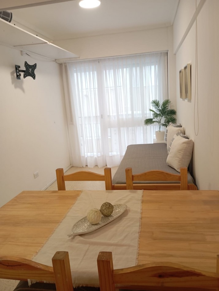 ALQUILER TEMPORADA 2025/2026 - AMBIENTE AMPLIO - PLAZA COLON