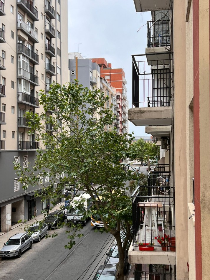 VENTA - DEPTO 3 AMBIENTES MAS DEPENDENCIA - PLAZA COLON