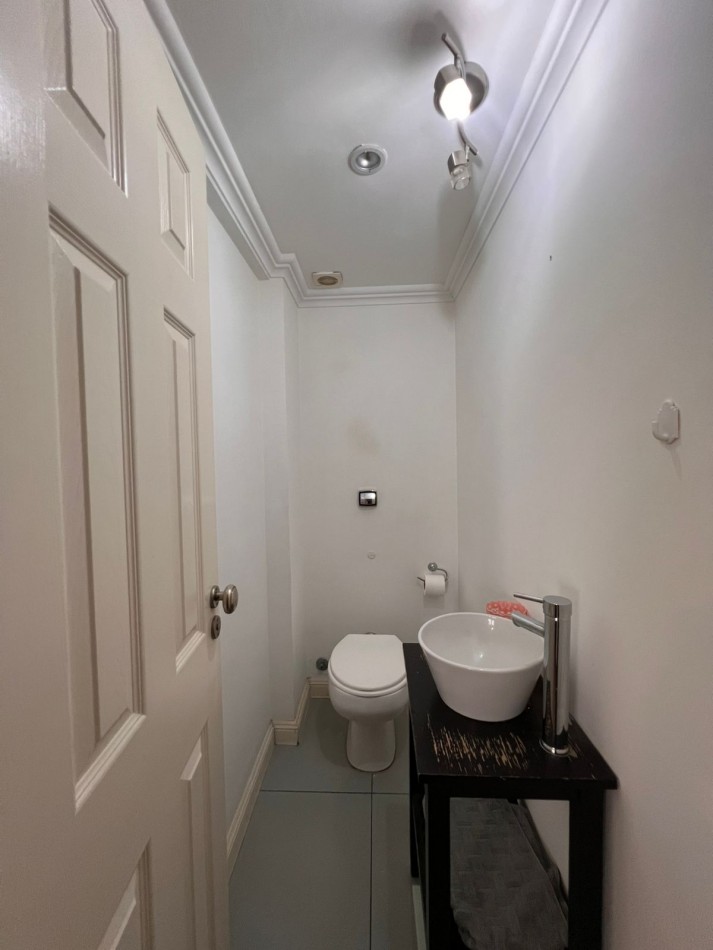 DEPARTAMENTO DE 2 AMB A LA CALLE CON COCHERA