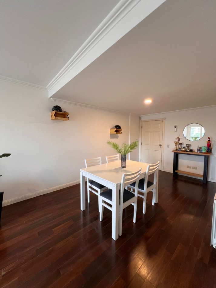 DEPARTAMENTO DE 2 AMB A LA CALLE CON COCHERA