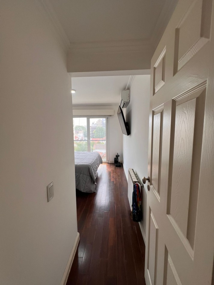 DEPARTAMENTO DE 2 AMB A LA CALLE CON COCHERA