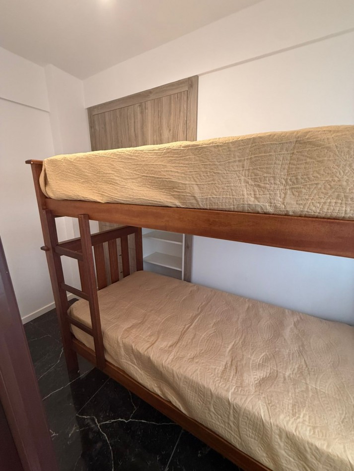 VENTA - DEPTO DOS AMBIENTES MAS DEPENDENCIA - FRENTE -BALCON