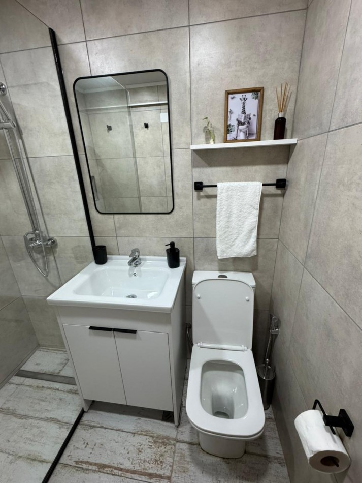 ALQUILER ESTUDIANTES 2026/ MARZO A DICIEMBRE - UN AMBIENTE CON BALCON - PLAZA COLON