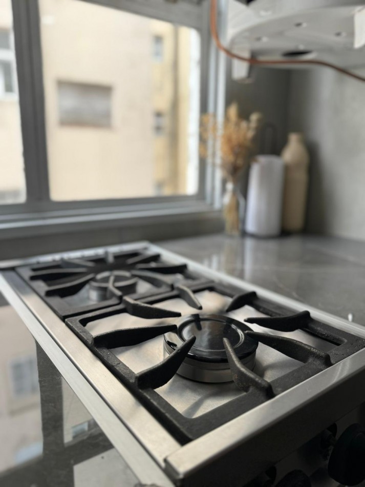 ALQUILER ESTUDIANTES 2026/ MARZO A DICIEMBRE - UN AMBIENTE CON BALCON - PLAZA COLON