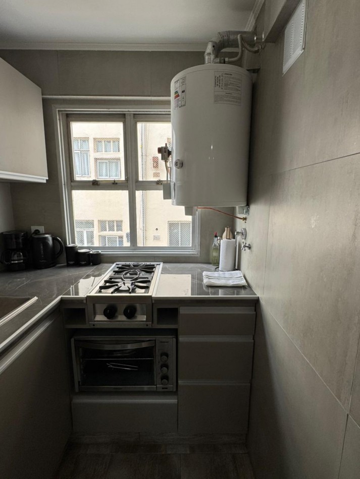 ALQUILER ESTUDIANTES 2026/ MARZO A DICIEMBRE - UN AMBIENTE CON BALCON - PLAZA COLON