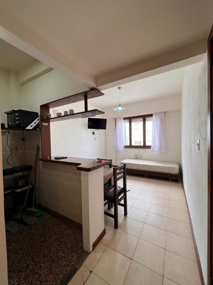 ALQUILER  2026/ MARZO A DICIEMBRE - UN AMBIENTE - LUMINOSO