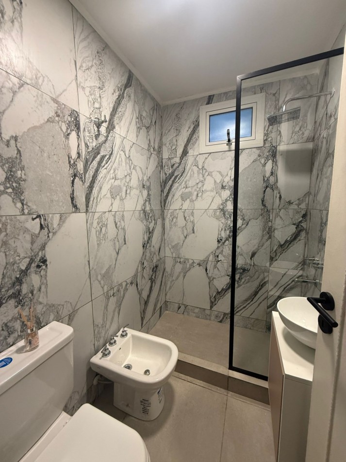 EN VENTA 3 AMB CON BALCON