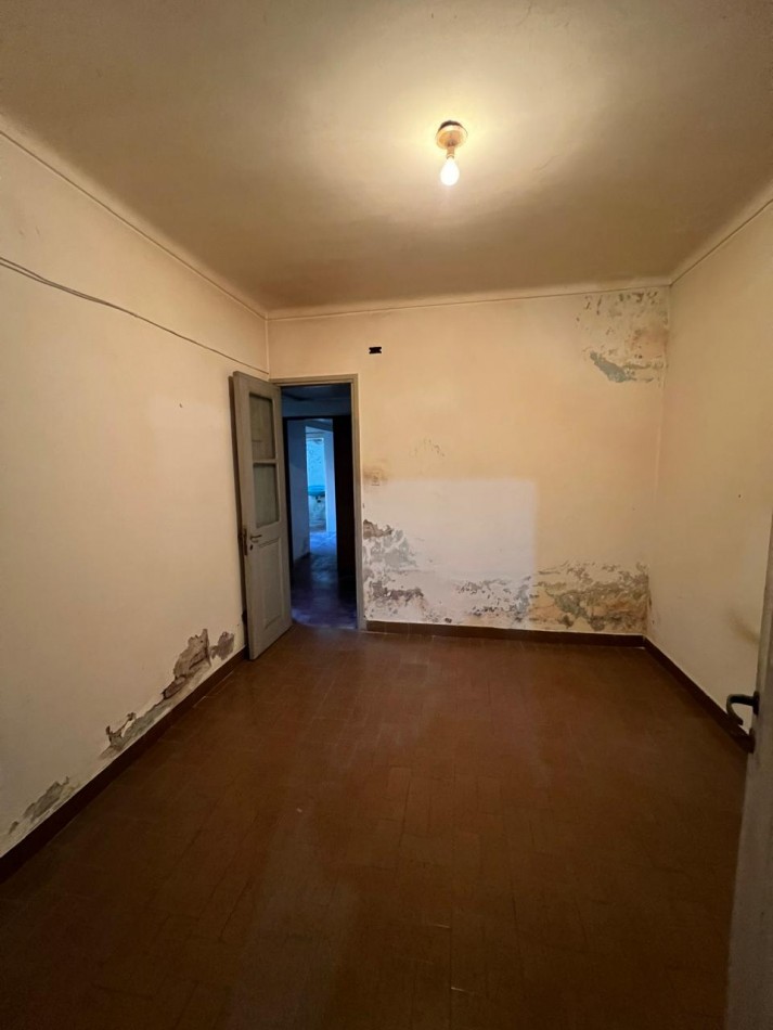 EN VENTA CASA A RECICLAR