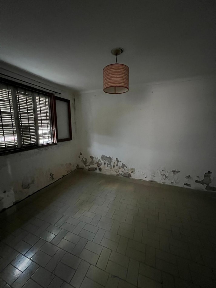 EN VENTA CASA A RECICLAR