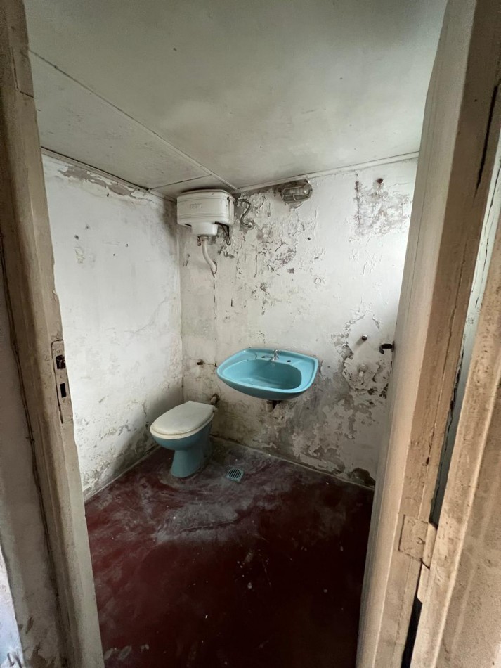 EN VENTA CASA A RECICLAR