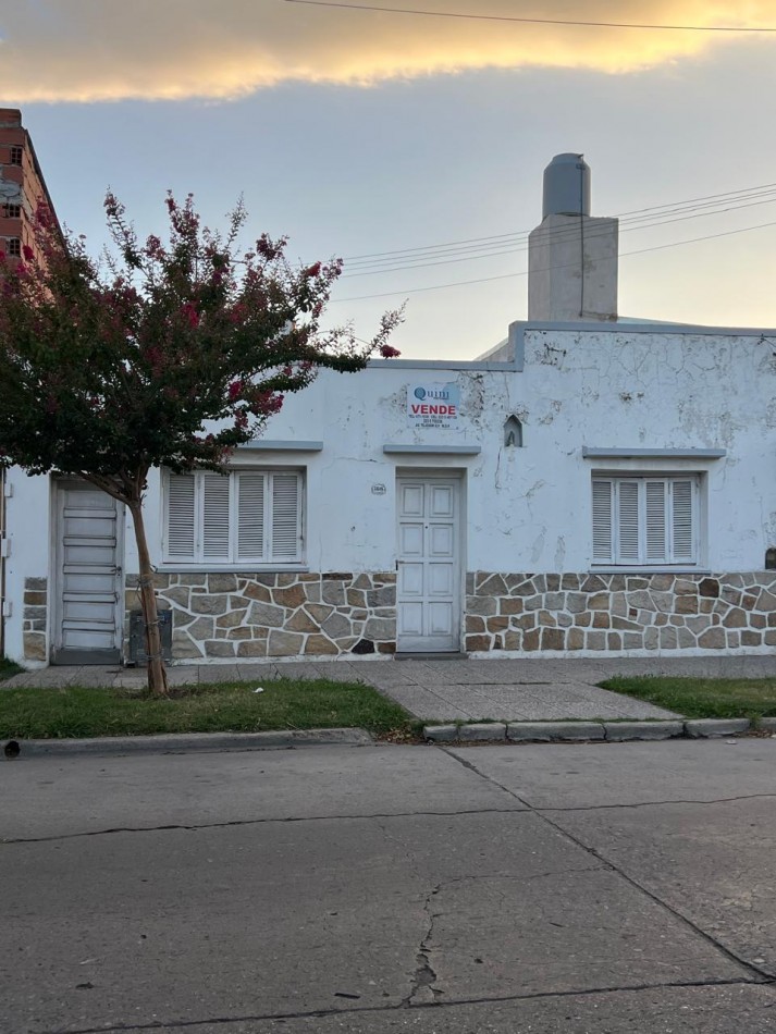 EN VENTA CASA A RECICLAR