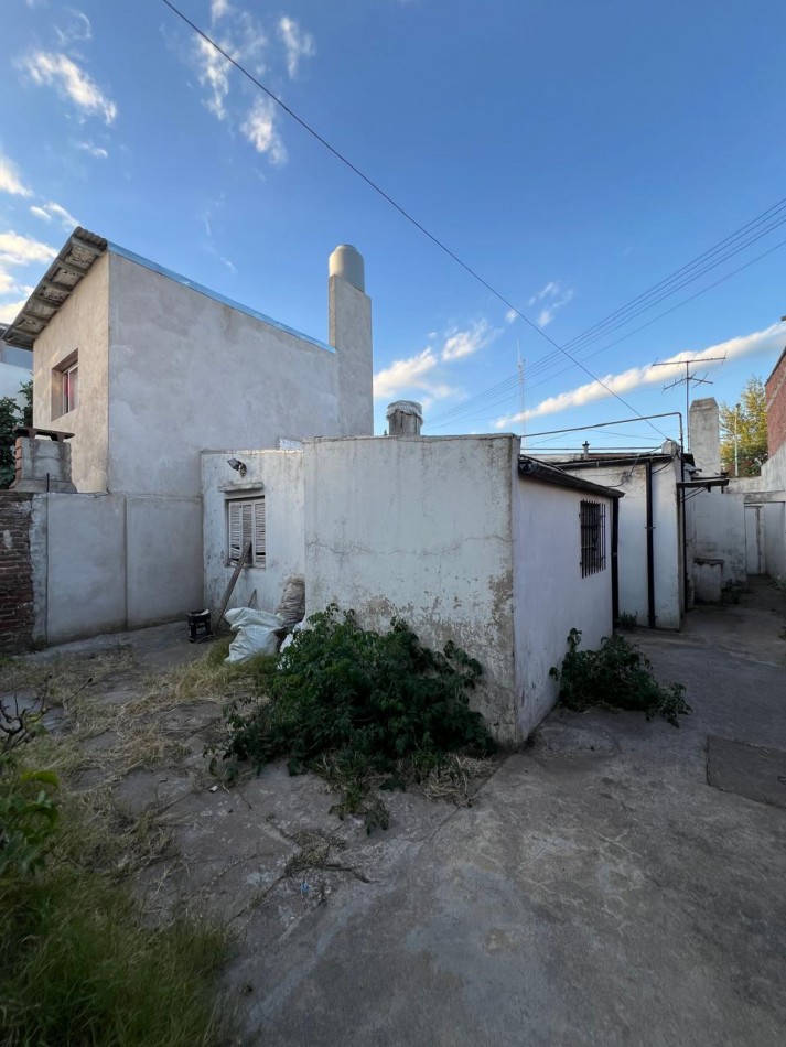 EN VENTA CASA A RECICLAR