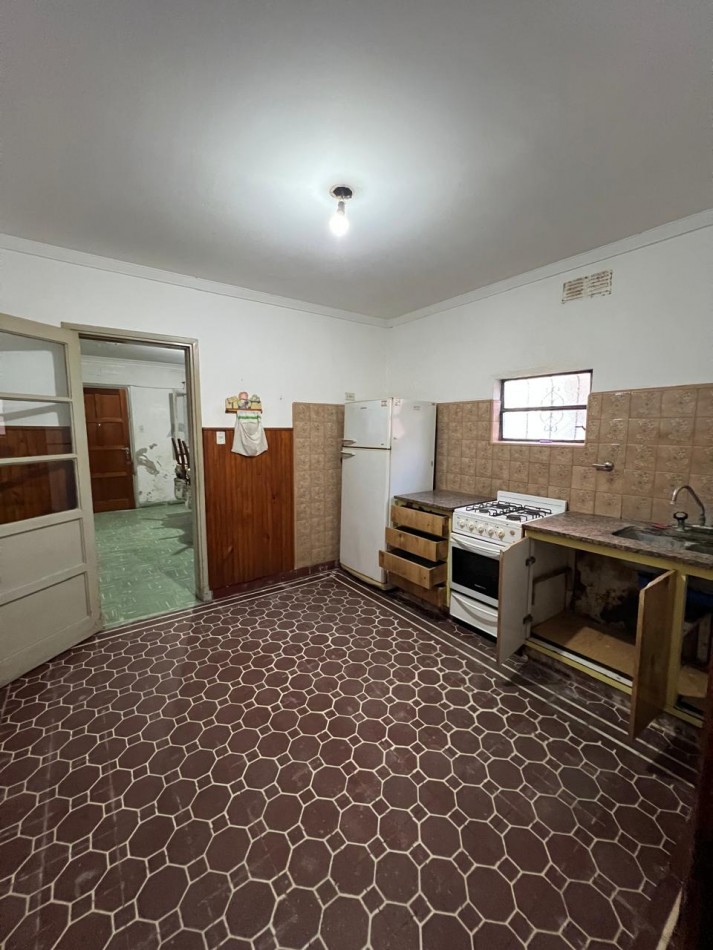 EN VENTA CASA A RECICLAR