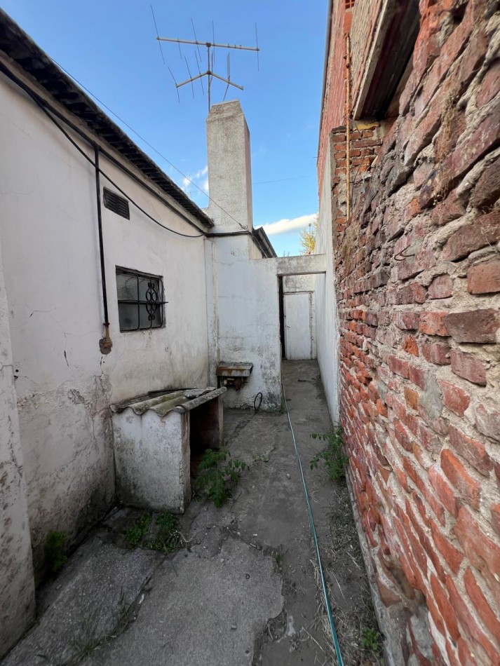 EN VENTA CASA A RECICLAR