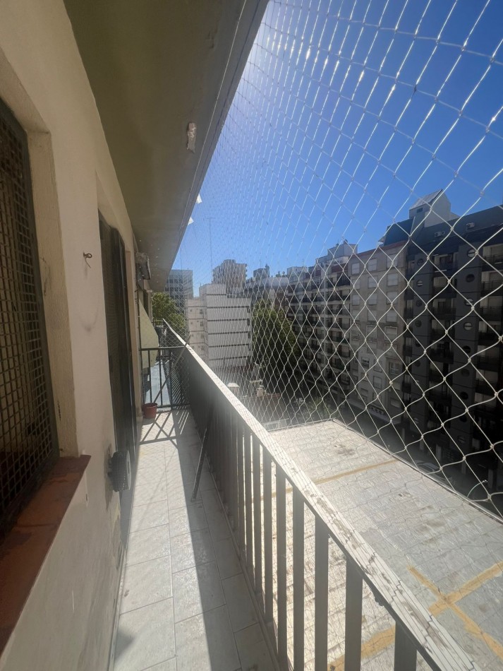 ALQUILER 24 MESES - DOS AMBIENTES CON BALCON -EXPENSAS INCLUIDAS PLAZA COLON