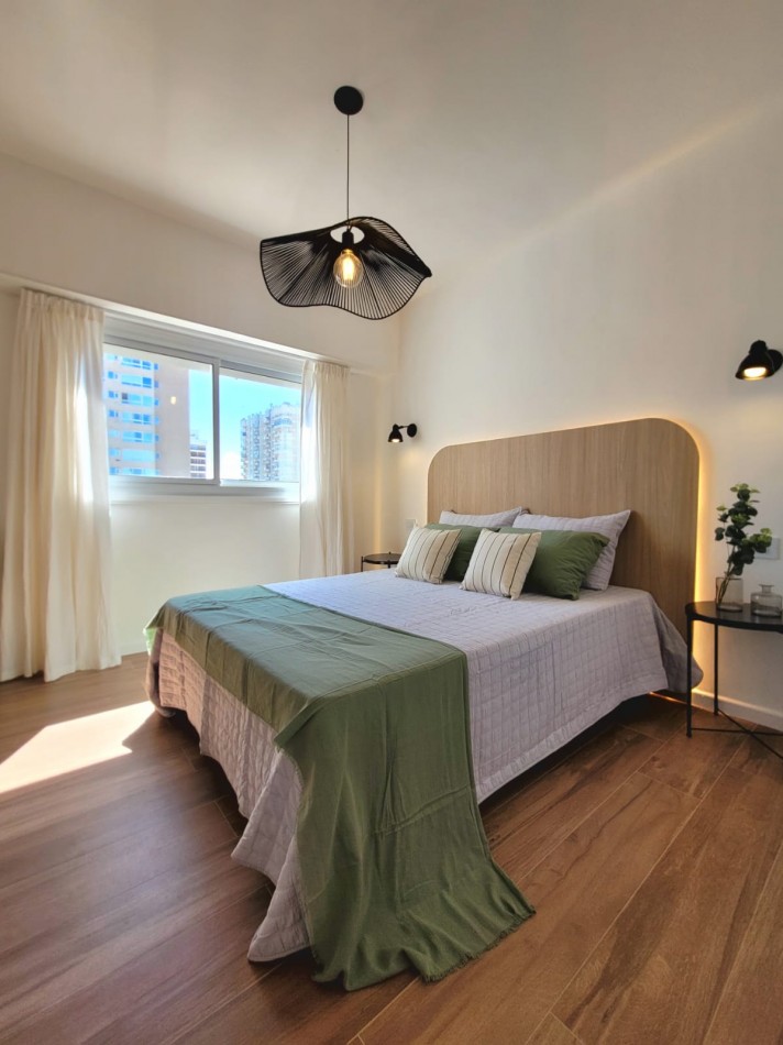 VENTA - DEPTO DOS AMBIENTES RECICLADO - ESPACIO DE COCHERA