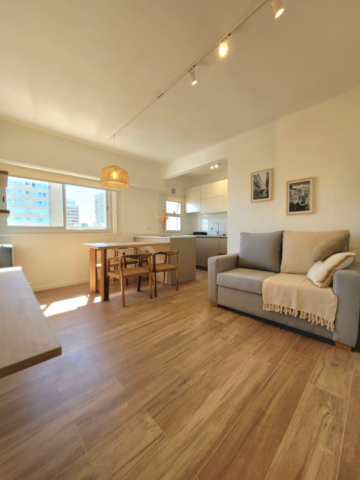 VENTA - DEPTO DOS AMBIENTES RECICLADO - ESPACIO DE COCHERA