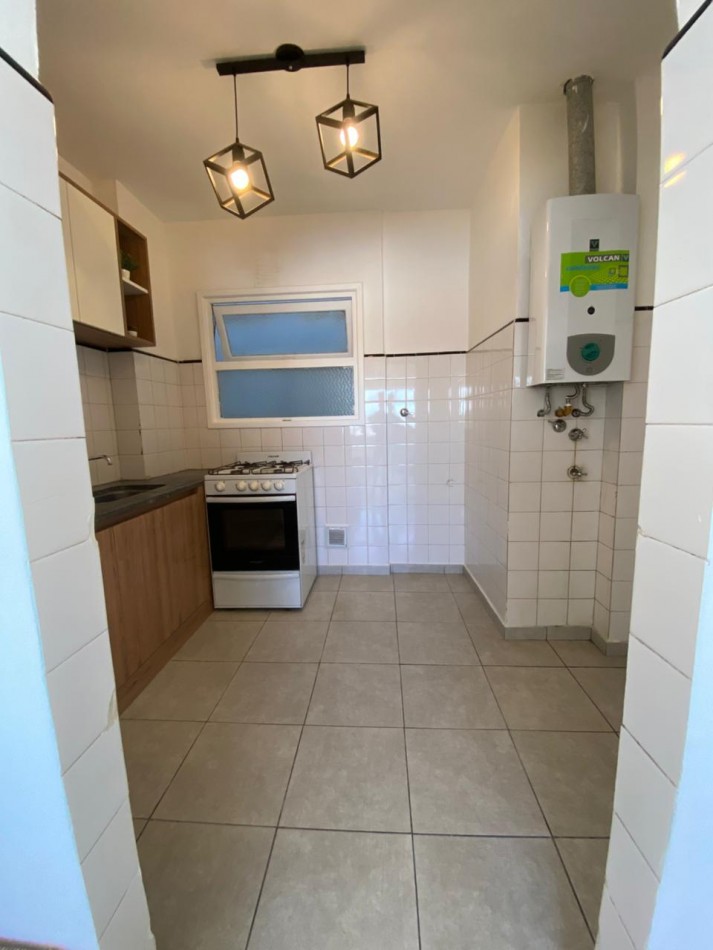 VENTA - DEPTO TRES AMBIENTES EN SEMIPISO - CONTRAFRENTE ABIERTO