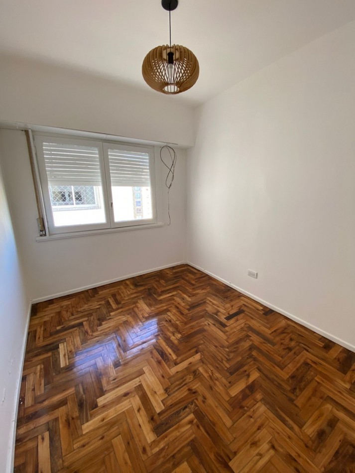 VENTA - DEPTO TRES AMBIENTES EN SEMIPISO - CONTRAFRENTE ABIERTO