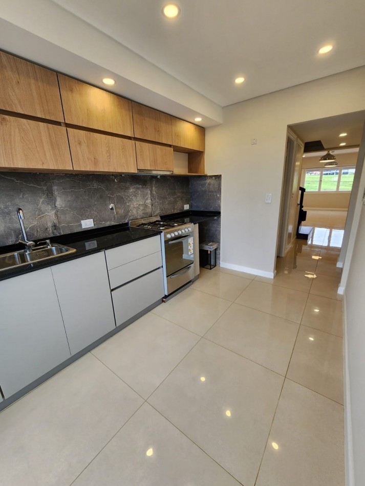 VENTA - DUPLEX 3 AMBIENTES - COCHERA - TUCUMAN Y PASO