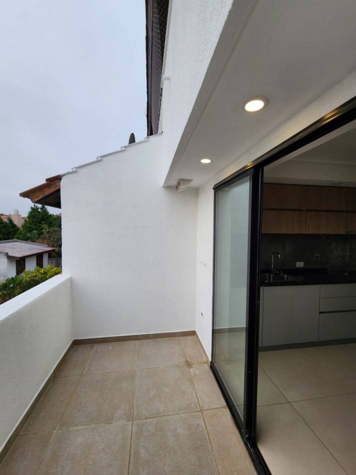 VENTA - DUPLEX 3 AMBIENTES - COCHERA - TUCUMAN Y PASO
