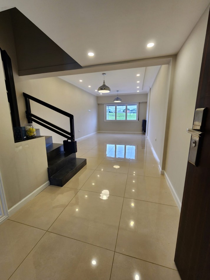 VENTA - DUPLEX 3 AMBIENTES - COCHERA - TUCUMAN Y PASO