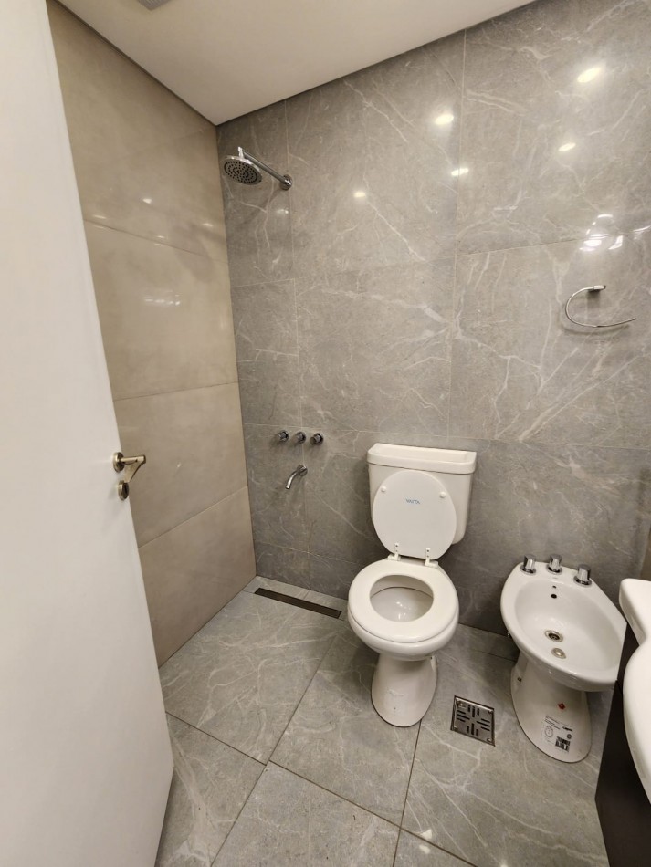 VENTA - DUPLEX 3 AMBIENTES - COCHERA - TUCUMAN Y PASO