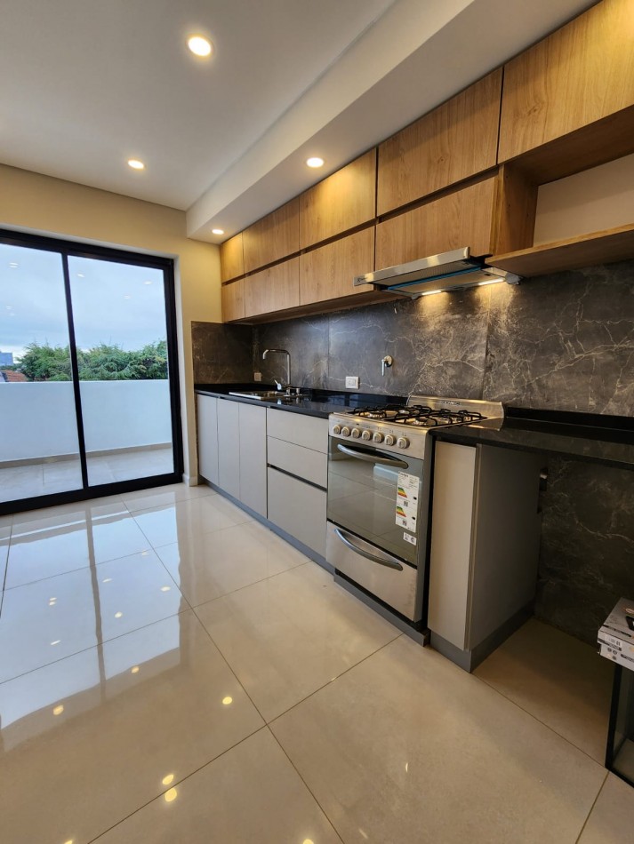 VENTA - DUPLEX 3 AMBIENTES - COCHERA - TUCUMAN Y PASO