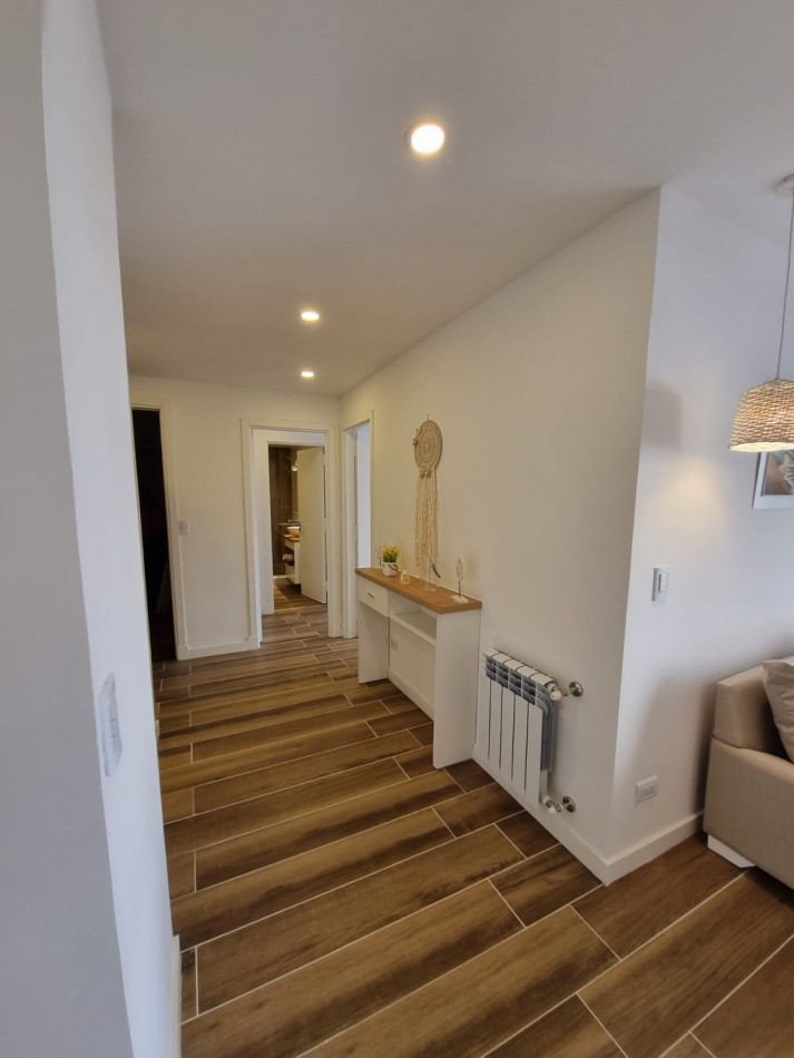 VENTA - DEPTO TRES AMBIENTES - FRENTE - BALCON