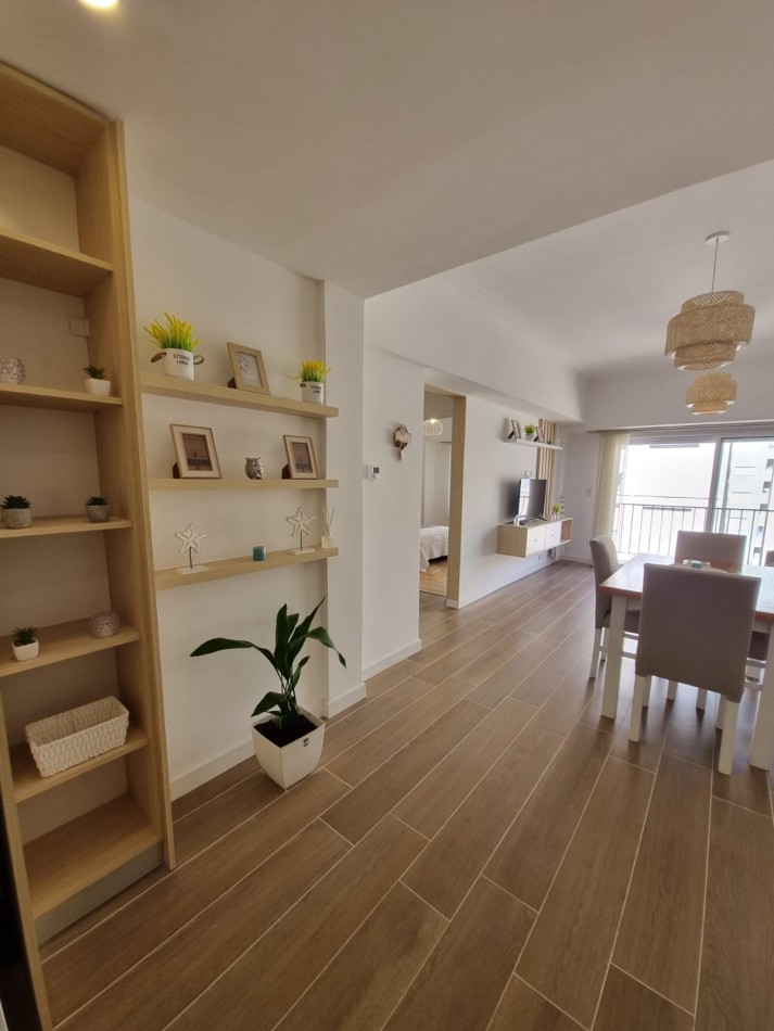 VENTA - DEPTO TRES AMBIENTES - FRENTE - BALCON