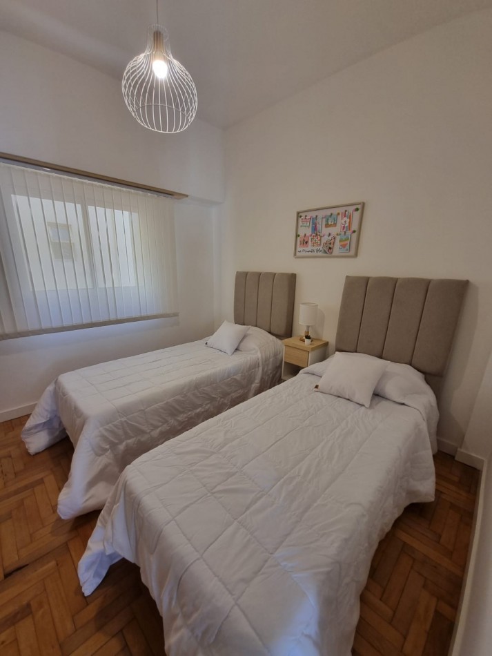 VENTA - DEPTO TRES AMBIENTES - FRENTE - BALCON