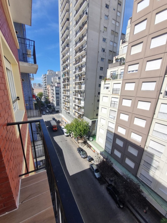 VENTA - DEPTO TRES AMBIENTES - FRENTE - BALCON