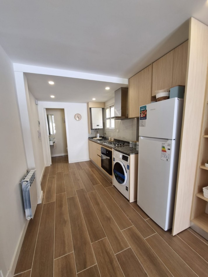 VENTA - DEPTO TRES AMBIENTES - FRENTE - BALCON