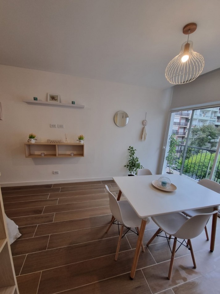 VENTA - DEPARTAMENTO UN AMBIENTE - FRENTE - BALCON