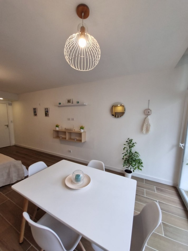 VENTA - DEPARTAMENTO UN AMBIENTE - FRENTE - BALCON