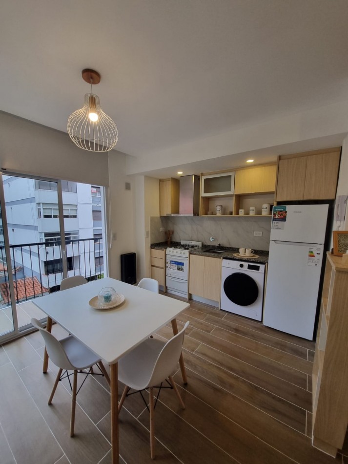 VENTA - DEPARTAMENTO UN AMBIENTE - FRENTE - BALCON