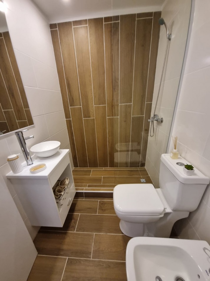 VENTA - DEPARTAMENTO UN AMBIENTE - FRENTE - BALCON