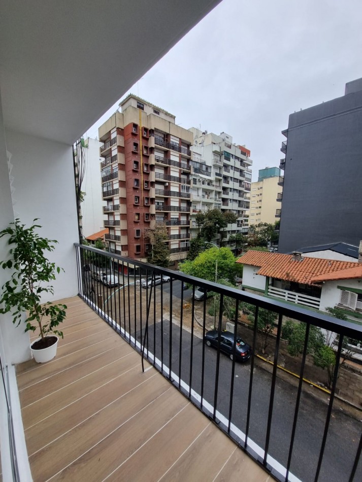 VENTA - DEPARTAMENTO UN AMBIENTE - FRENTE - BALCON