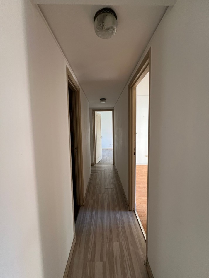 VENTA - SEMIPISO 5 AMBIENTES - DOS COCHERAS - CENTRO