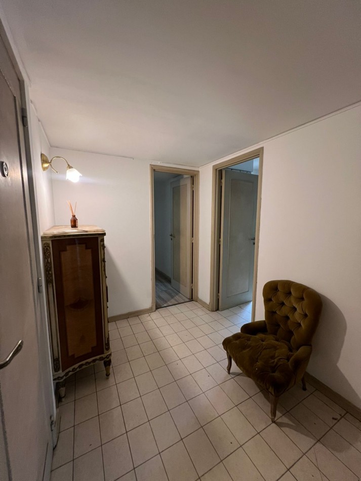 VENTA - SEMIPISO 5 AMBIENTES - DOS COCHERAS - CENTRO