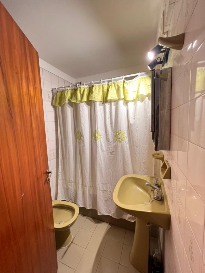 VENTA - DEPTO UN AMBIENTE - FRENTE - BALCON