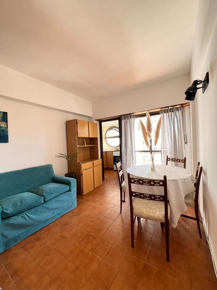 VENTA - DEPTO UN AMBIENTE - FRENTE - BALCON