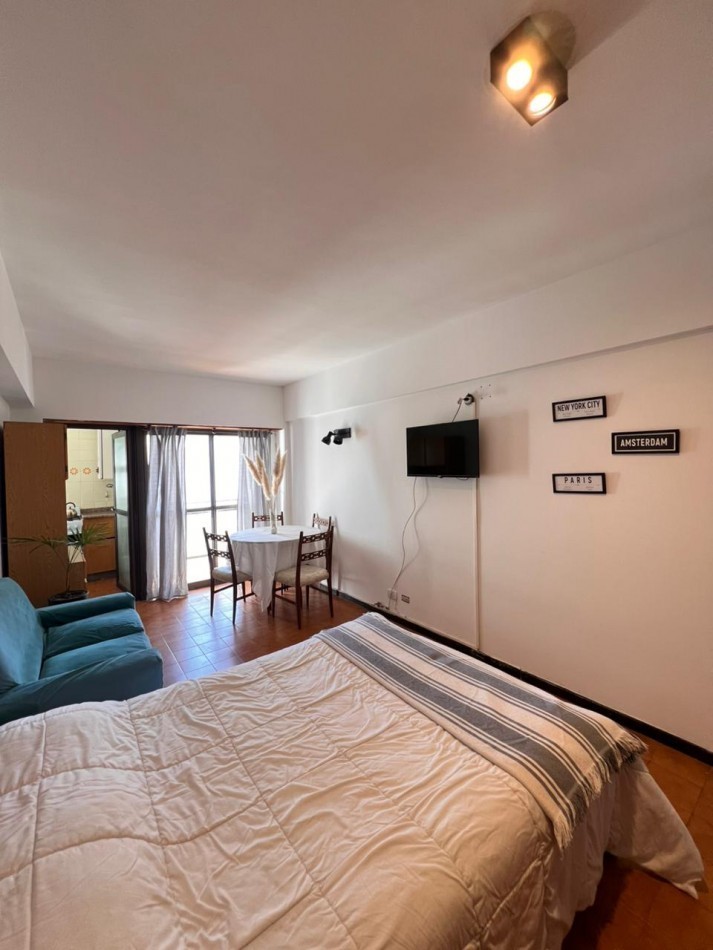 VENTA - DEPTO UN AMBIENTE - FRENTE - BALCON