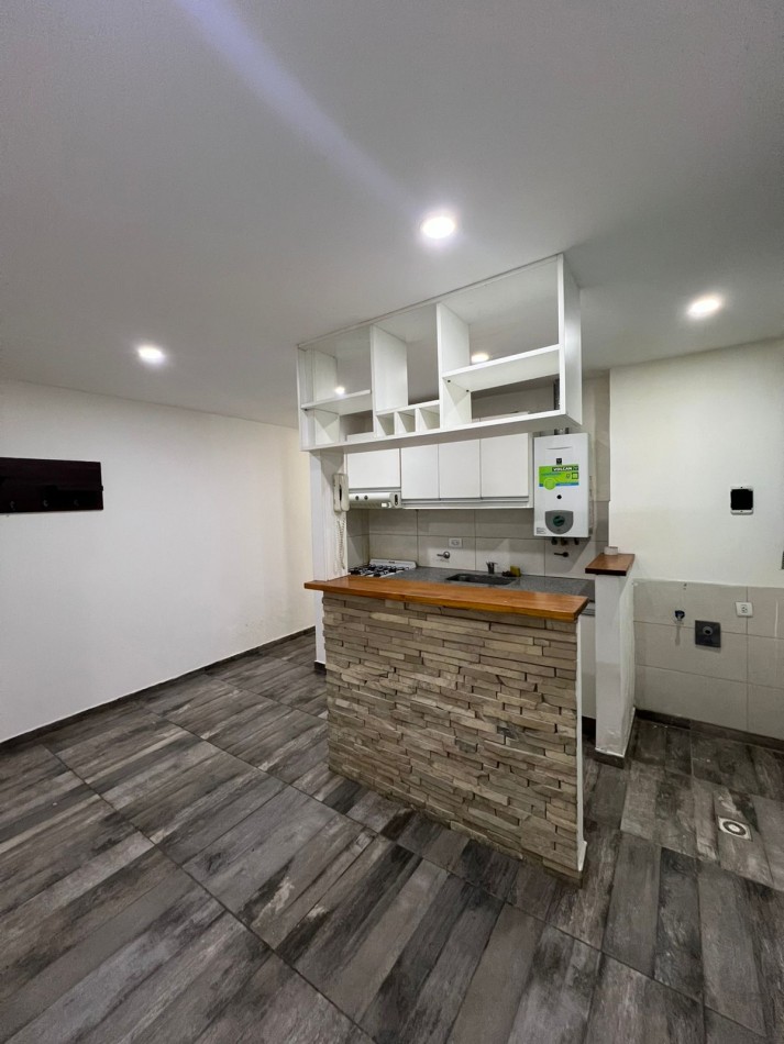 ALQUILER 24 MESES - DEPTO DOS AMBIENTES - RECICLADO - ALDREY