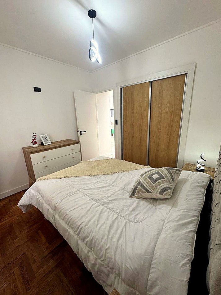 VENTA - DEPTO TRES AMBIENTES - FRENTE - BALCON