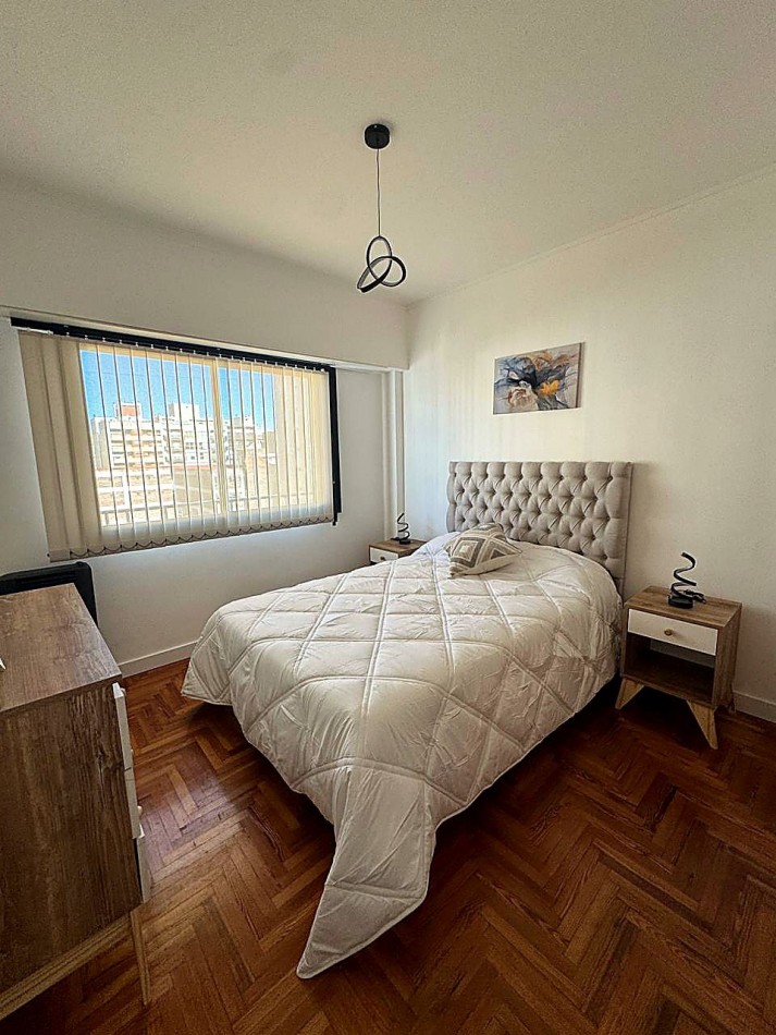 VENTA - DEPTO TRES AMBIENTES - FRENTE - BALCON